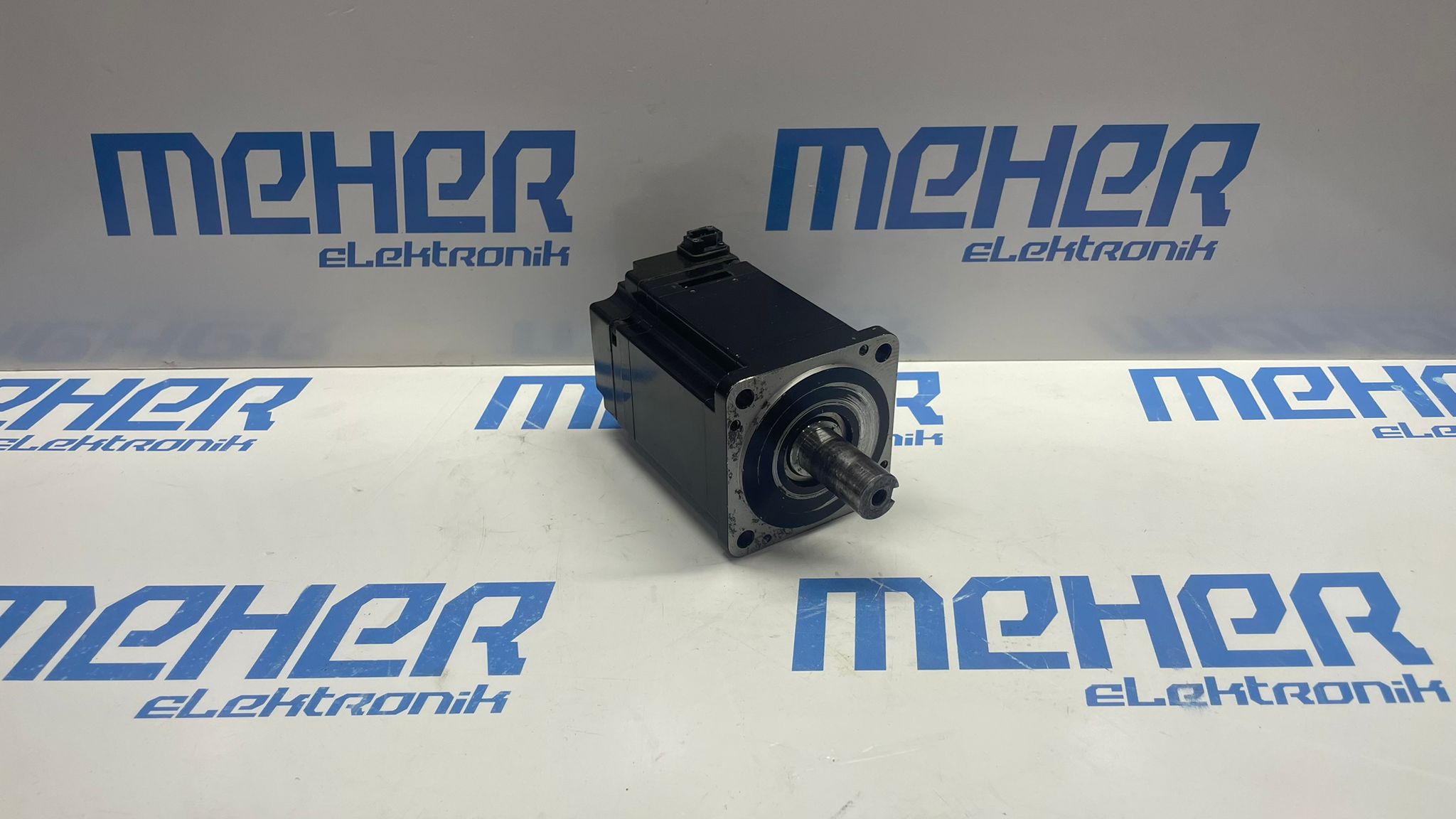 YASKAWA SGMJV-08AAA61 SERVO MOTOR 